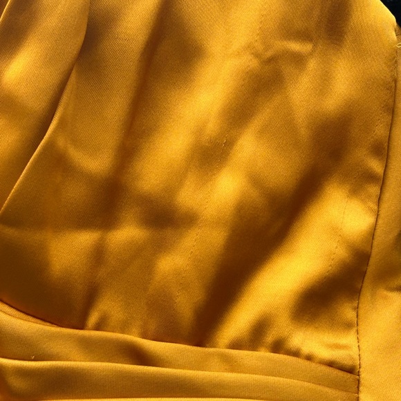 NWT MAC DUGGAL SATIN SLEEVELESS FAUX WRAP RUCHED GOWN Sz. 4 - Picture 10 of 10